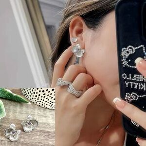 2/$30🌵 Silver Orchid Earrings Purple Rhinestone Flowers Dainty Jewelry Gift NEW